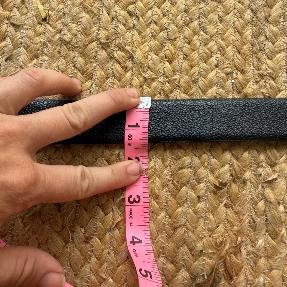 Vince Camuto Black Pebbled Belt Gold Hardware Metal Tip Size Large Western